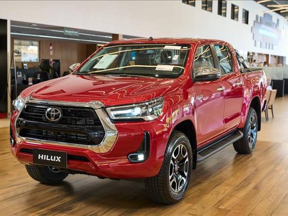 TOYOTA HILUX 2.8 D-4D TURBO DIESEL CD SRX 4X4 AUTOMÁTICO